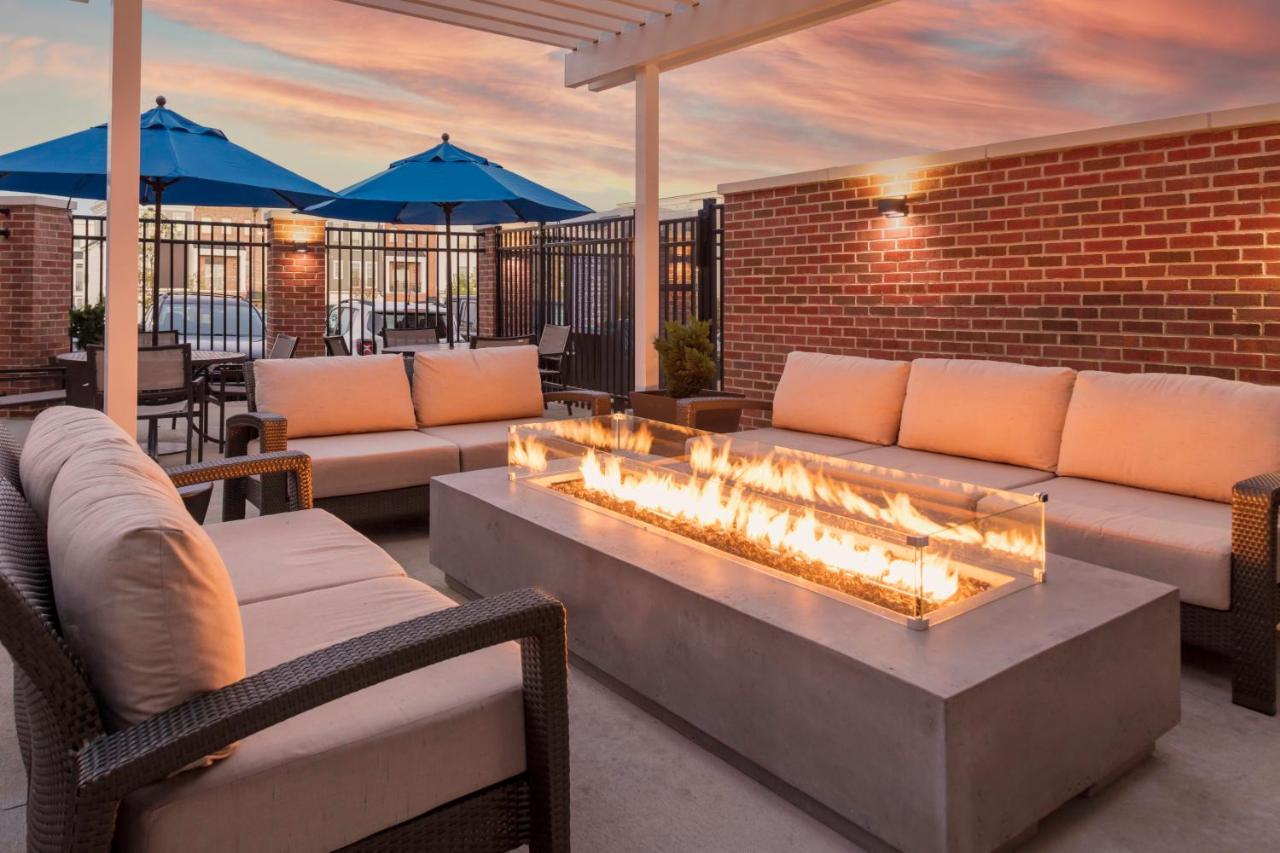Отель Hyatt House Charlotte Rea Farms Экстерьер фото