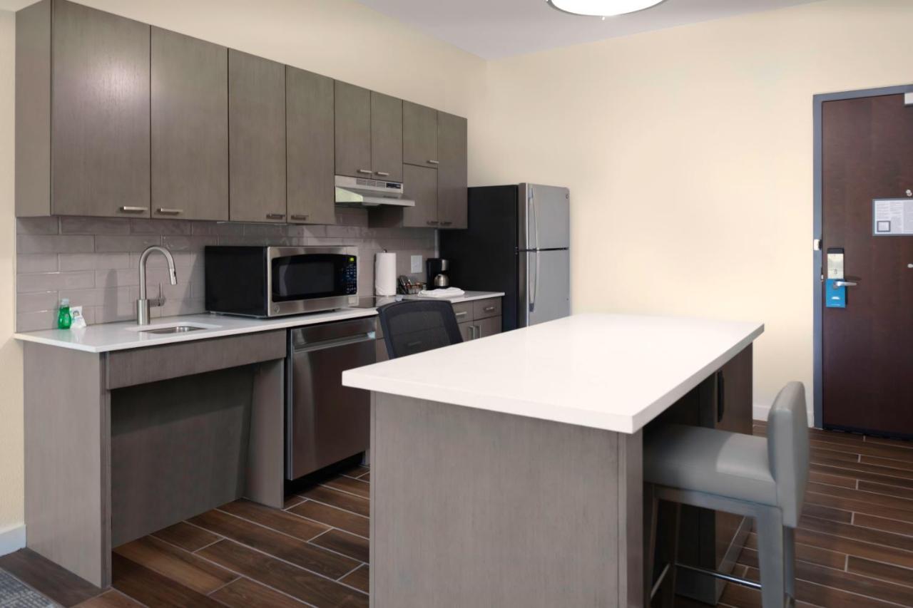 Отель Hyatt House Charlotte Rea Farms Экстерьер фото